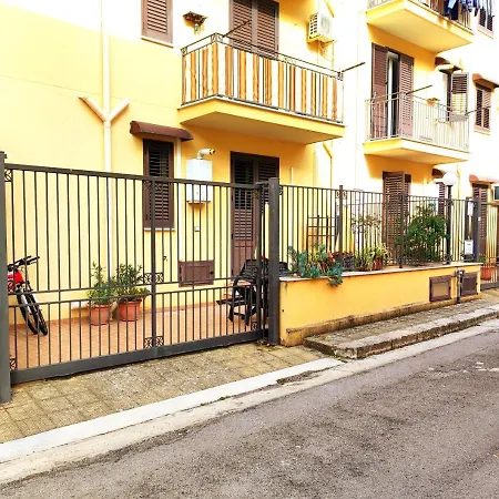 Sicilio Couette-café Santa Flavia